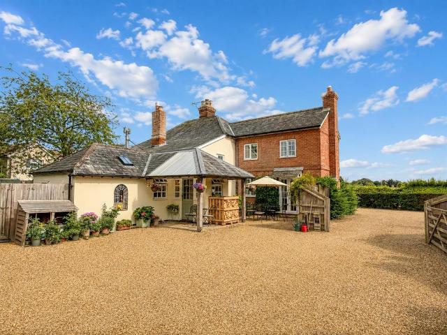 4 bedroom semi detached house for sale