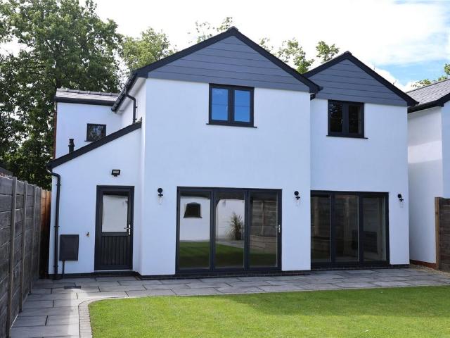 4 bedroom semi detached house for sale