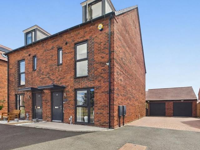 4 bedroom semi detached house for sale
