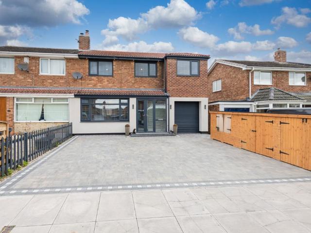 4 bedroom semi detached house for sale