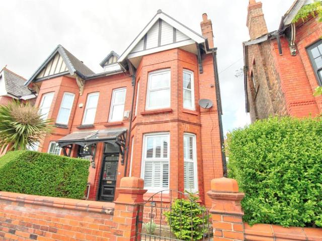 4 bedroom semi detached house for sale
