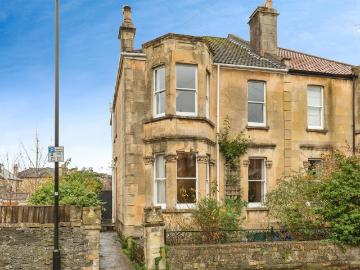 4 bedroom semi detached house for sale