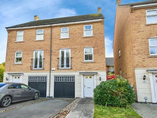 4 bedroom semi detached house for sale