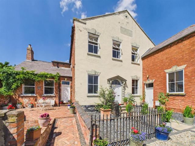 4 bedroom semi detached house for sale