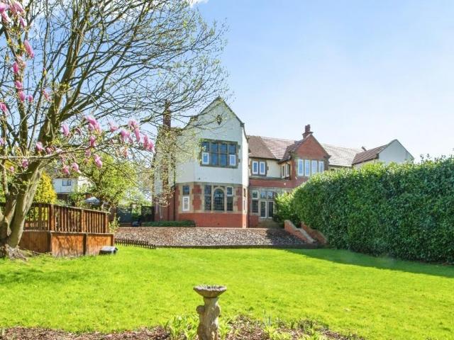 4 bedroom semi detached house for sale