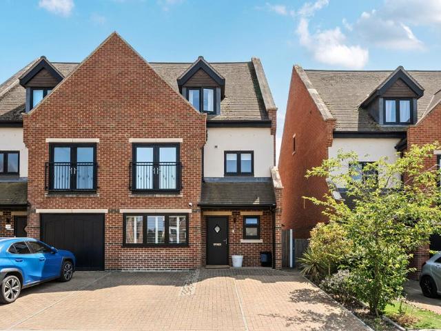 4 bedroom semi detached house for sale
