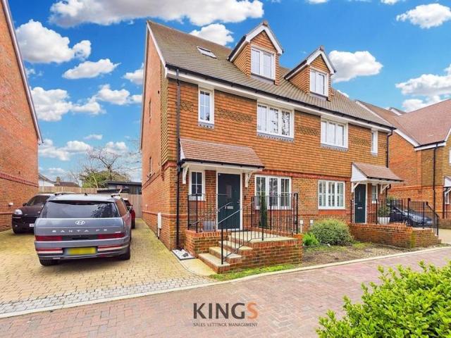 4 bedroom semi detached house for sale