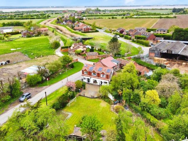 4 bedroom semi detached house for sale