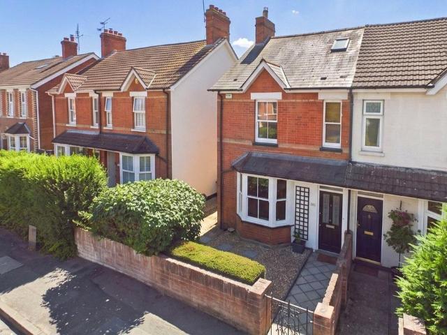 4 bedroom semi detached house for sale