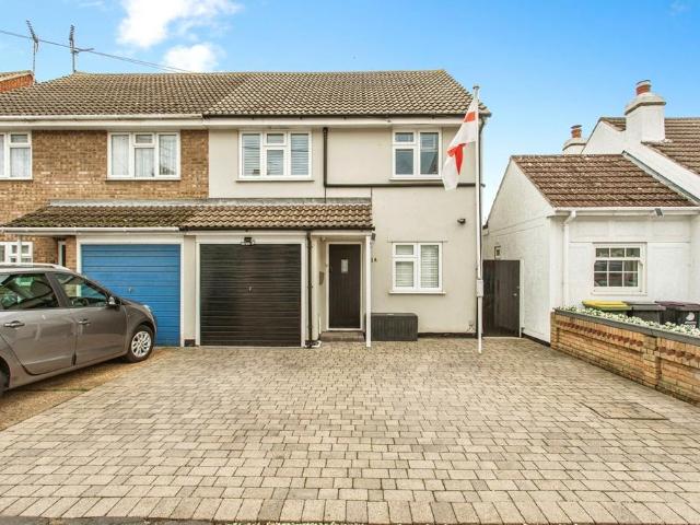 4 bedroom semi detached house for sale
