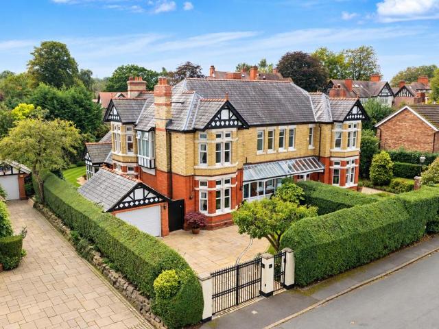 4 bedroom semi detached house for sale