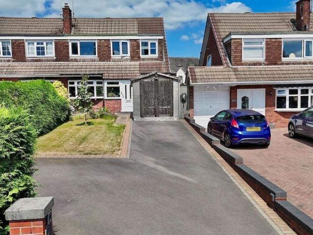 4 bedroom semi detached house for sale