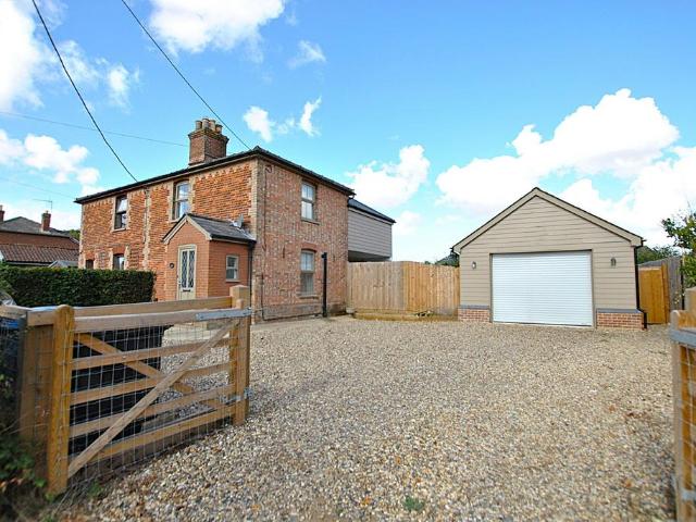4 bedroom semi detached house for sale