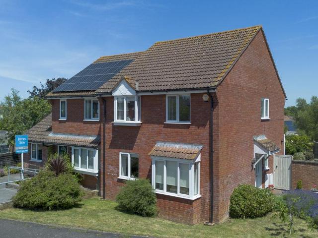4 bedroom semi detached house for sale