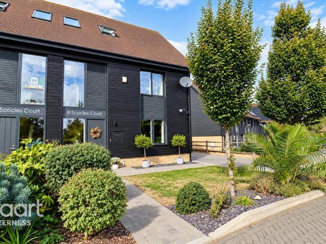 4 bedroom semi detached house for sale