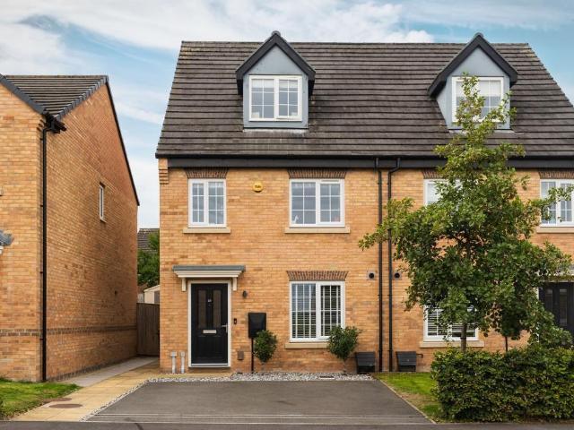4 bedroom semi detached house for sale
