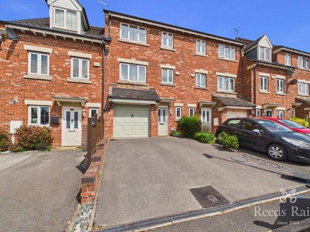 4 bedroom semi detached house for sale