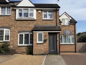 4 bedroom semi detached house for sale