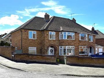 4 bedroom semi detached house for sale