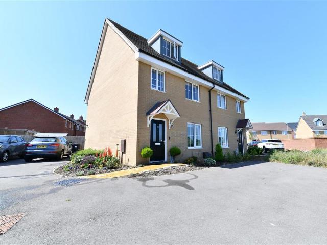 4 bedroom semi detached house for sale