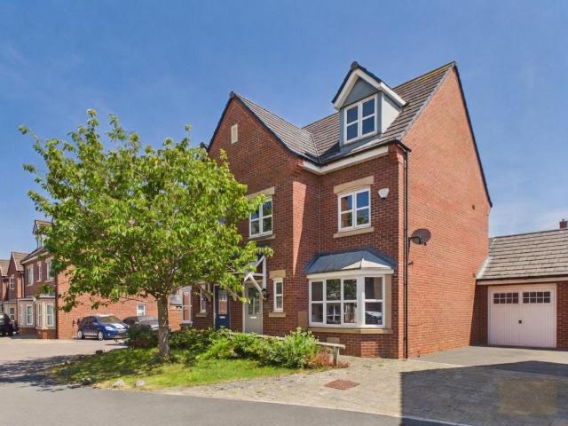 4 bedroom semi detached house for sale