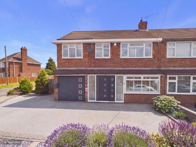 4 bedroom semi detached house for sale