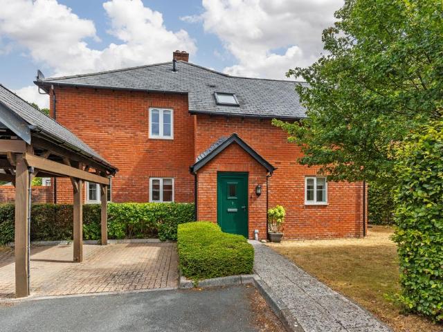 4 bedroom semi detached house for sale
