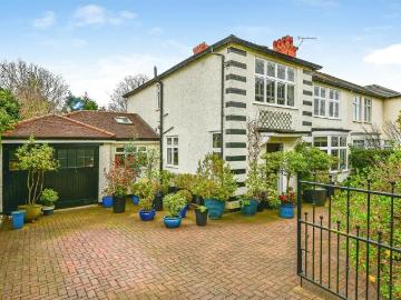 4 bedroom semi detached house for sale