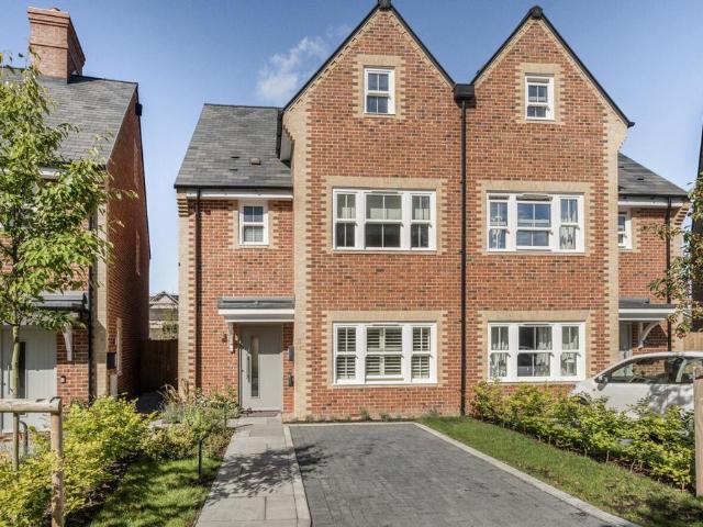 4 bedroom semi detached house for sale