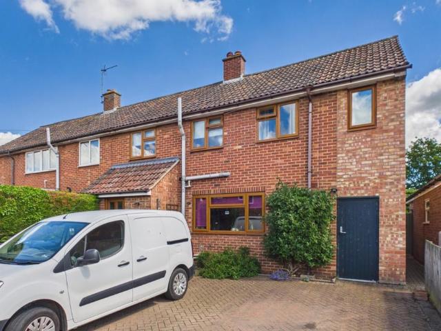 4 bedroom semi detached house for sale