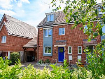 4 bedroom semi detached house for sale