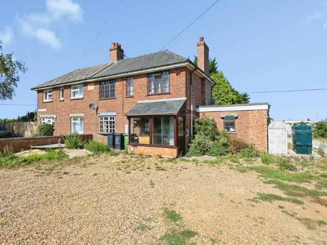 4 bedroom semi detached house for sale