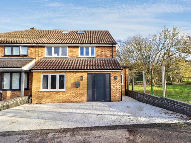 4 bedroom semi detached house for sale