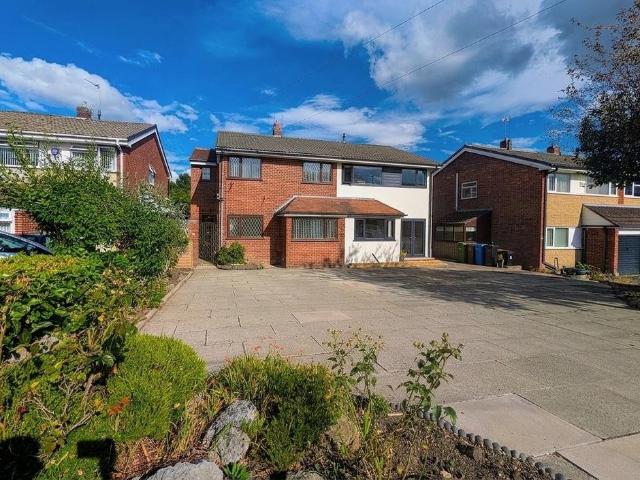 4 bedroom semi detached house for sale
