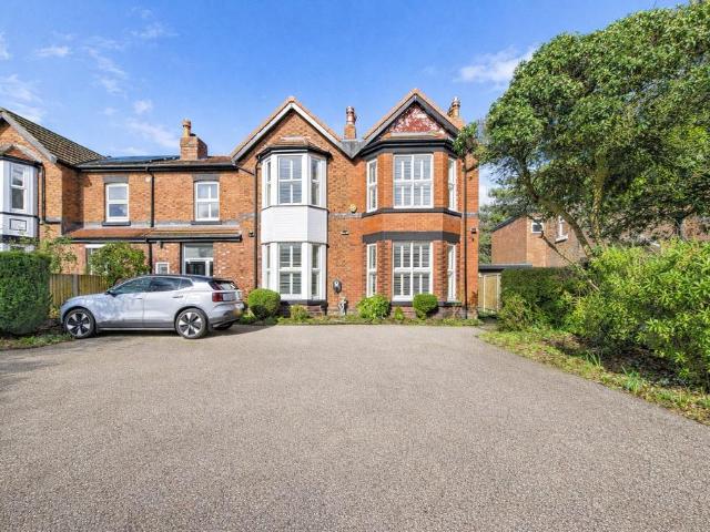 4 bedroom semi detached house for sale