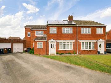 4 bedroom semi detached house for sale