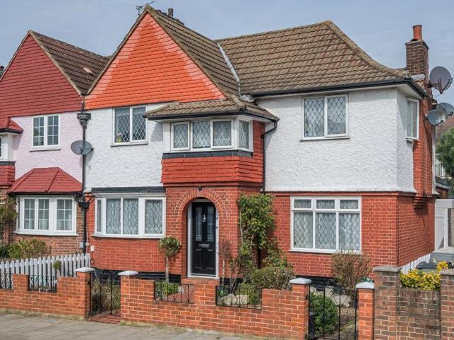 4 bedroom semi detached house for sale