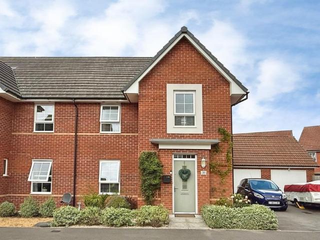 4 bedroom semi detached house for sale