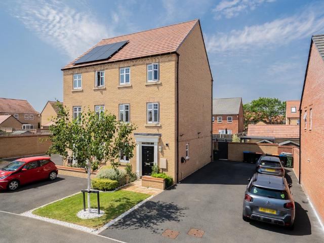 4 bedroom semi detached house for sale
