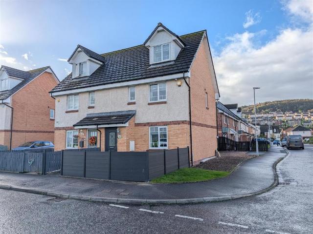 4 bedroom semi detached house for sale