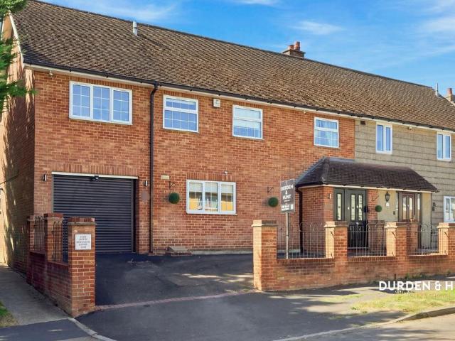 4 bedroom semi detached house for sale