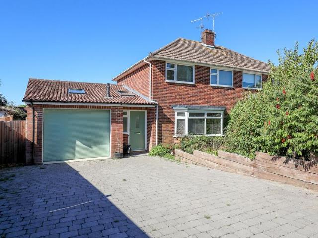 4 bedroom semi detached house for sale