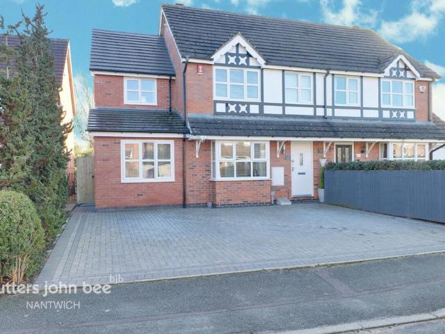 4 bedroom semi detached house for sale