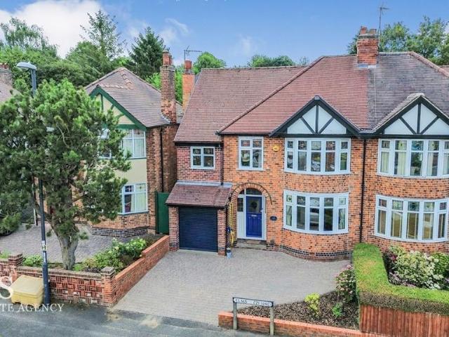 4 bedroom semi detached house for sale