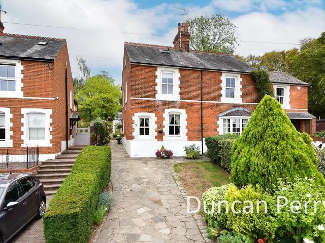 4 bedroom semi detached house for sale