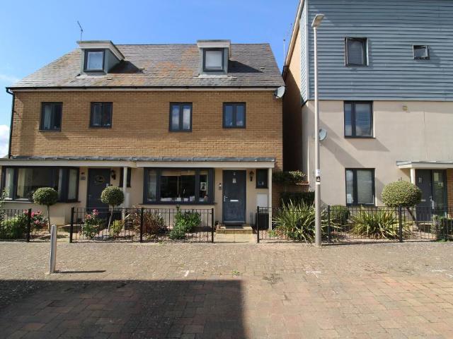 4 bedroom semi detached house for sale