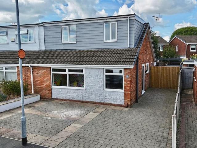 4 bedroom semi detached house for sale