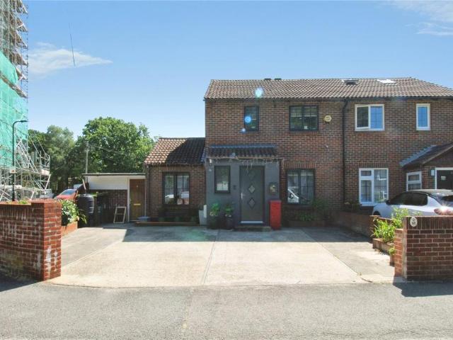 4 bedroom semi detached house for sale