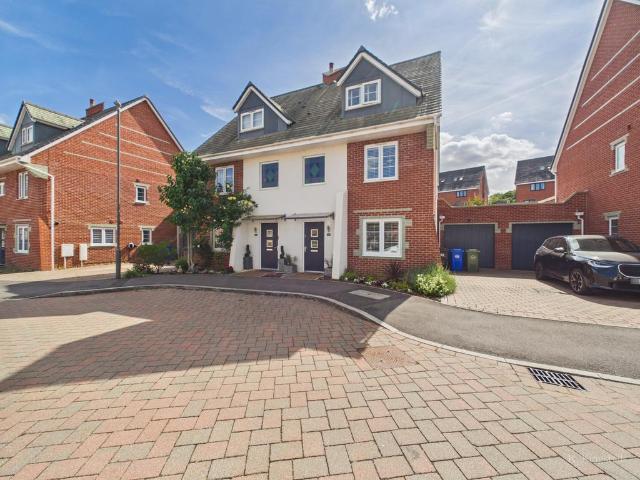 4 bedroom semi detached house for sale
