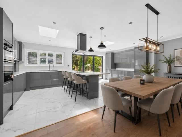 4 bedroom semi detached house for sale